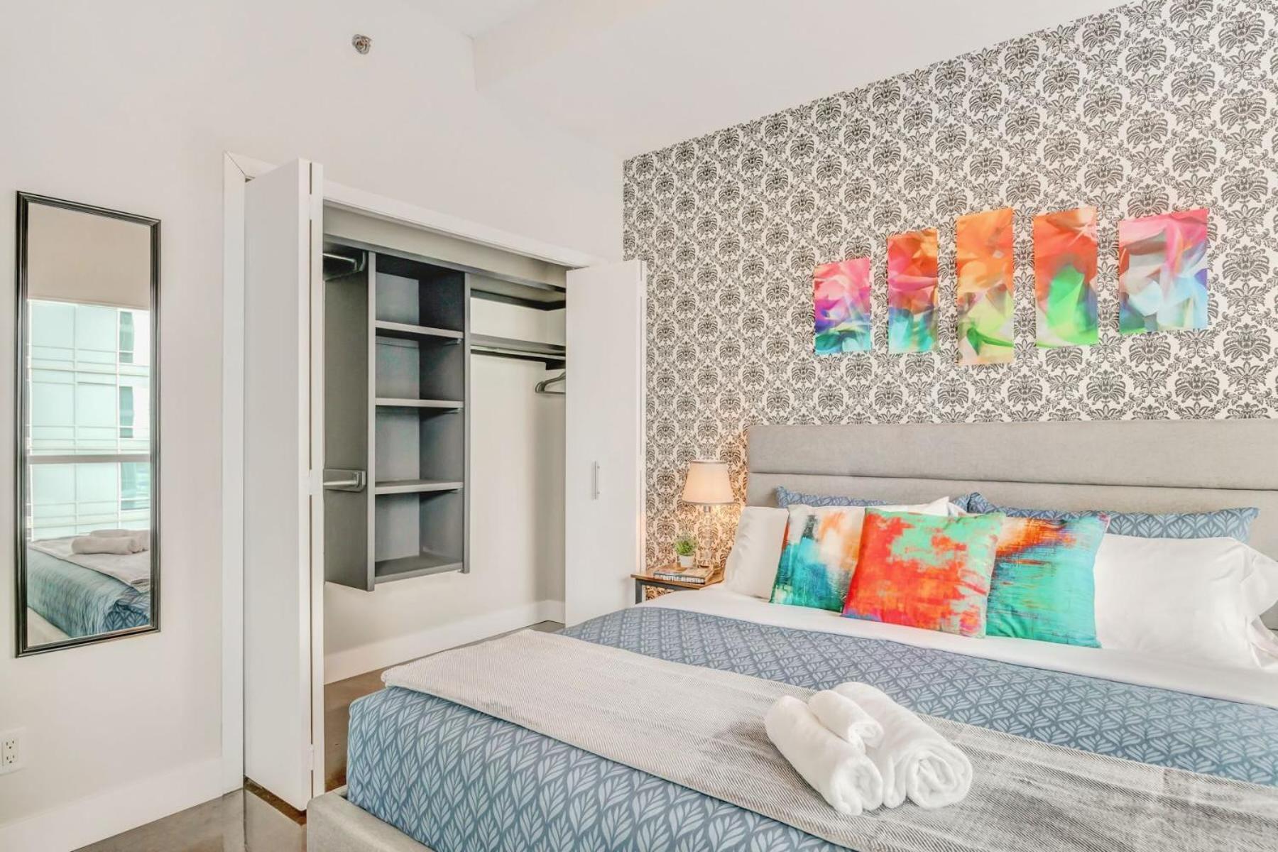 Luxury 2Br Condo - King Bed - Stunning City Views Calgary Ngoại thất bức ảnh