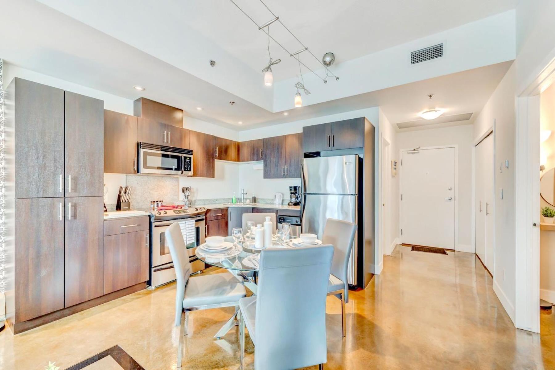 Luxury 2Br Condo - King Bed - Stunning City Views Calgary Ngoại thất bức ảnh