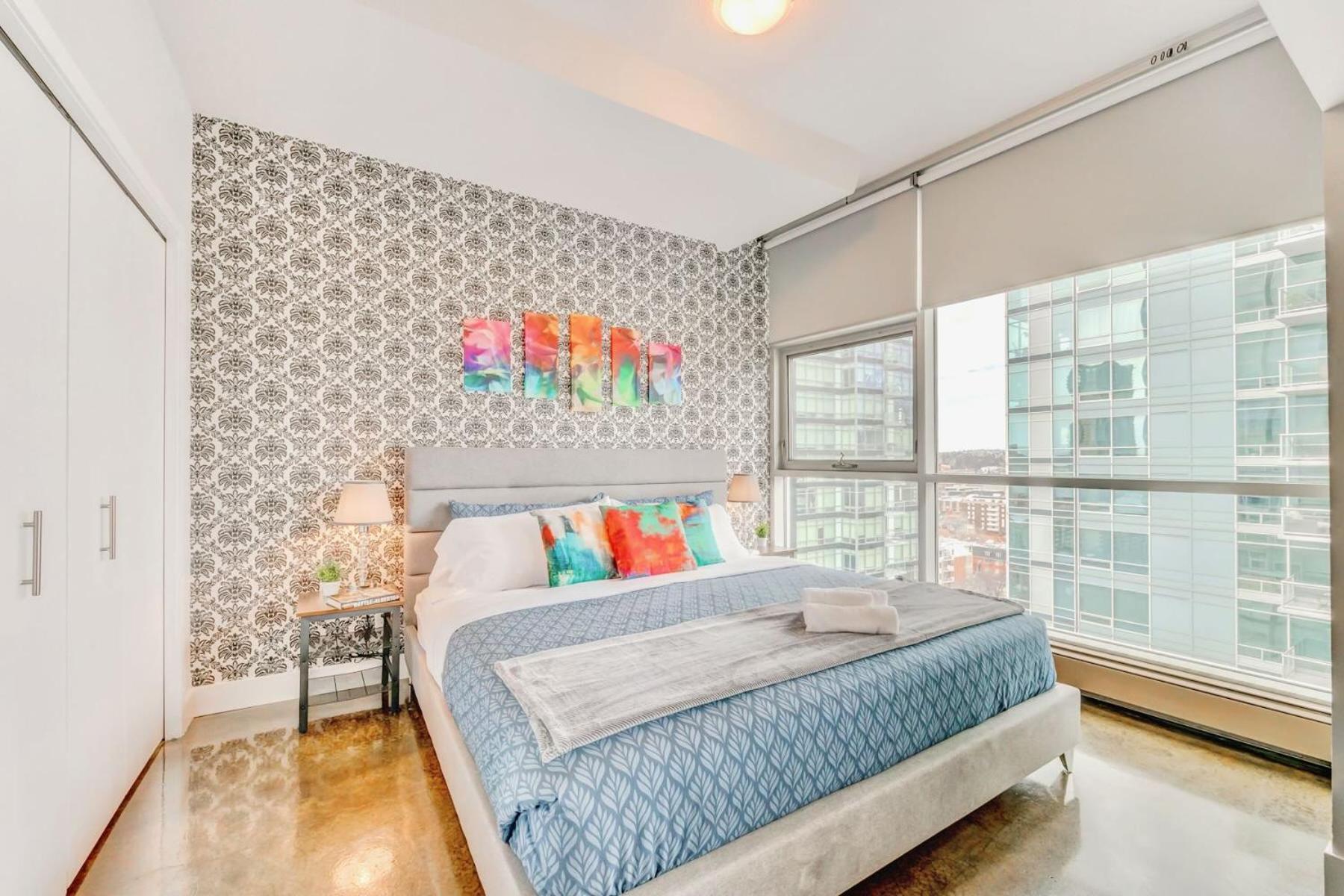 Luxury 2Br Condo - King Bed - Stunning City Views Calgary Ngoại thất bức ảnh